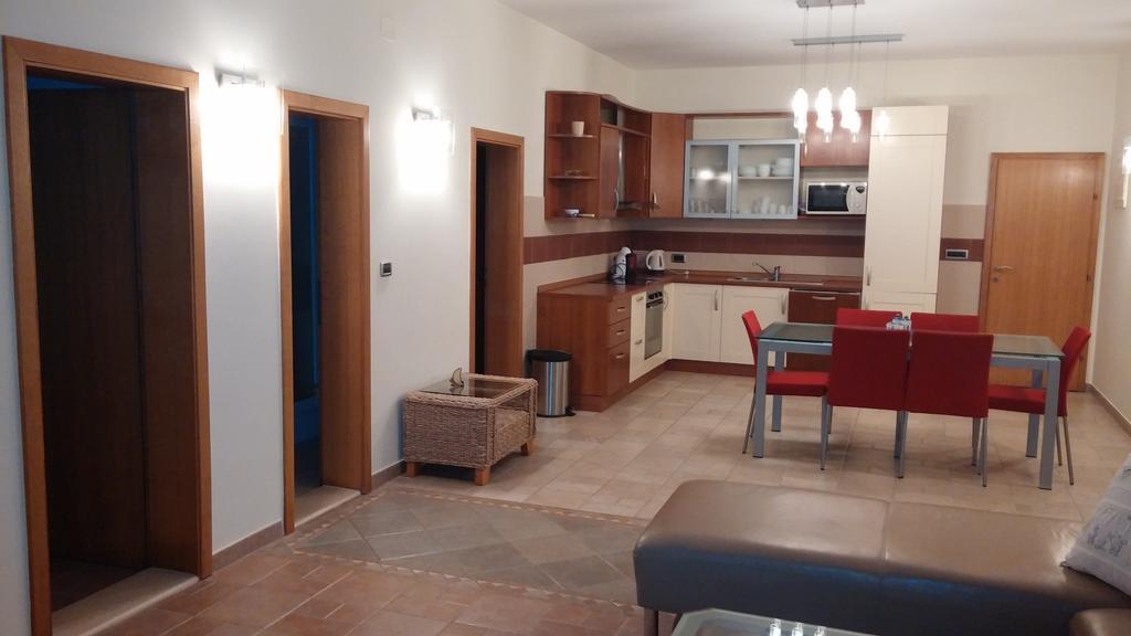Apartments On Gorana Pavlova 24 Сутиван Экстерьер фото