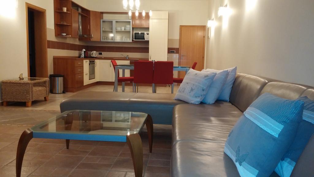 Apartments On Gorana Pavlova 24 Сутиван Экстерьер фото